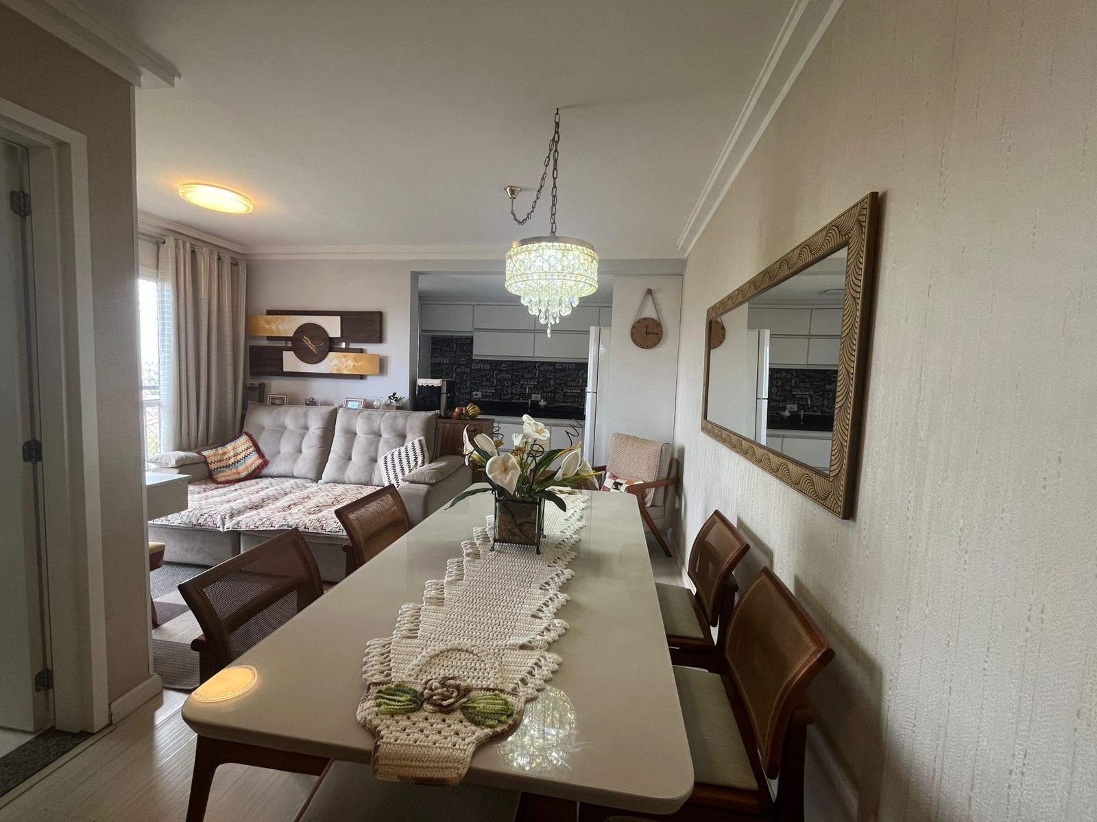 Apartamento com sacada à venda na Vila Nossa Senhora das Vitórias, Mauá